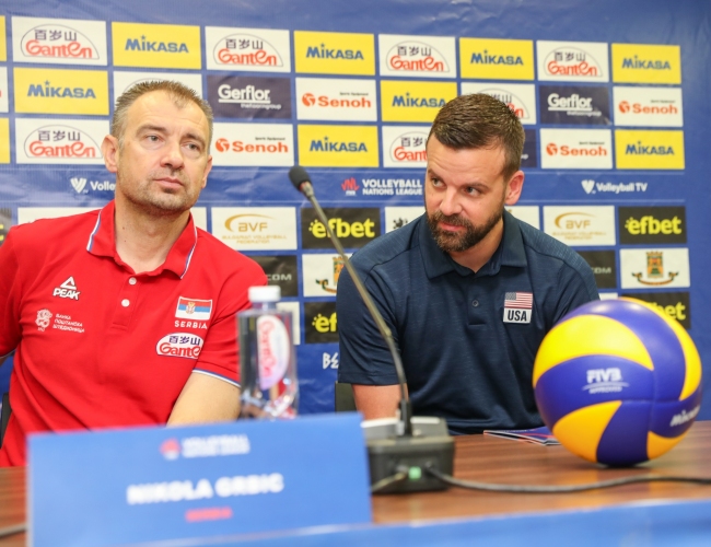 Силвано Пранди и треньорите на САЩ Сърбия и Иран в Пловдив